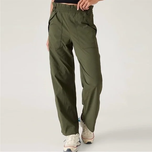 Athleta Trekkie Parachute Pant Dark Green Relaxed size 8 wide leg - Picture 3 of 10